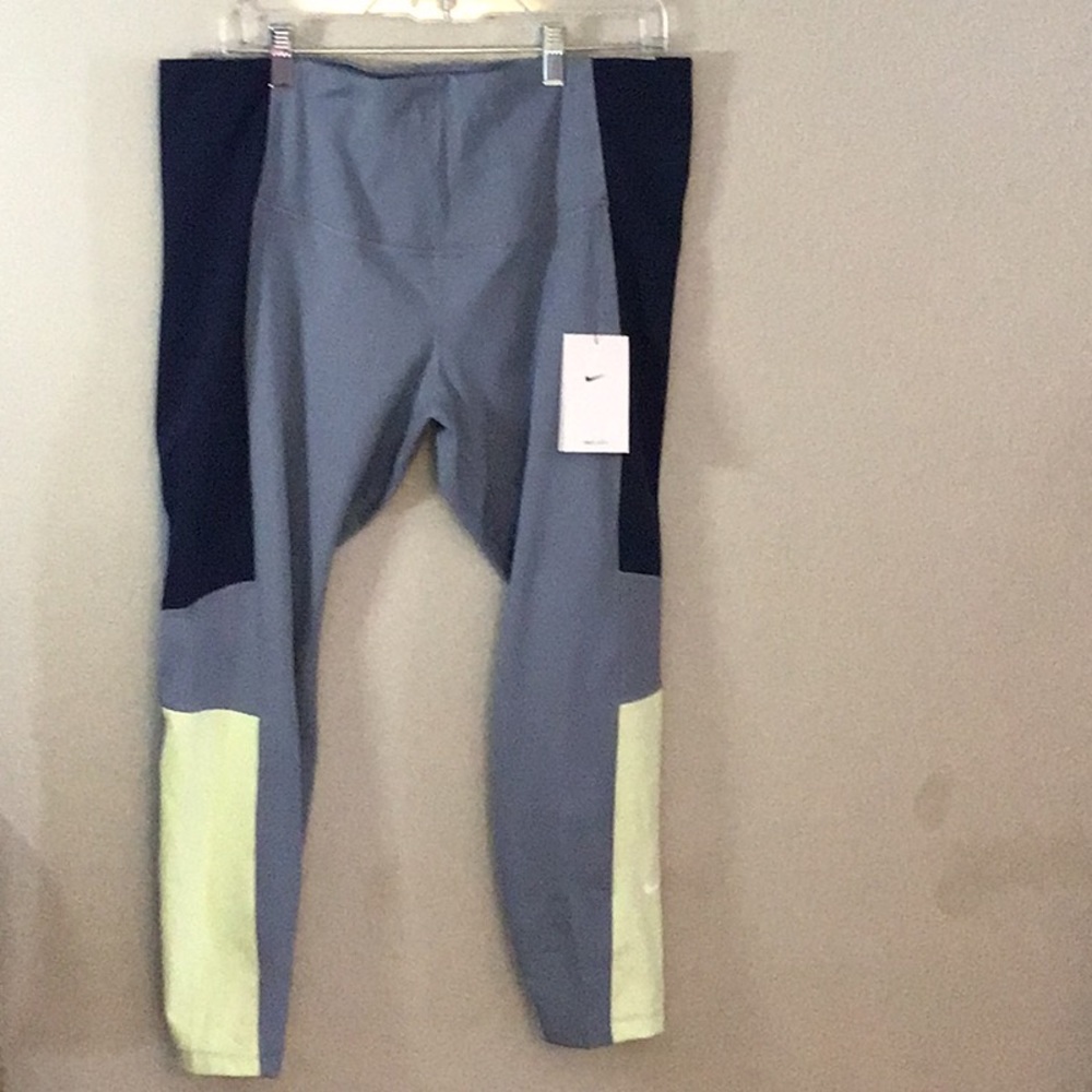 Nike dri fit plus size color block 1x